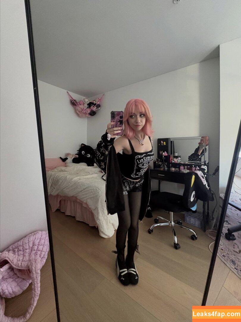 Iluvmeww free nudes