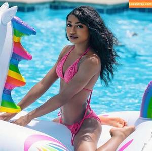 India Jenee photo #0002