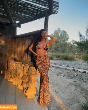 India Reynolds photo #0817