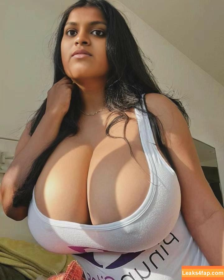 Indian Girls /  leaked photo photo #0024