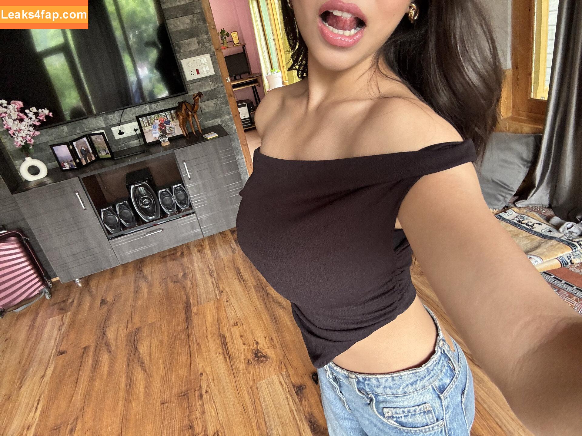 Indian Girls / indianpretty_girls leaked photo photo #0233