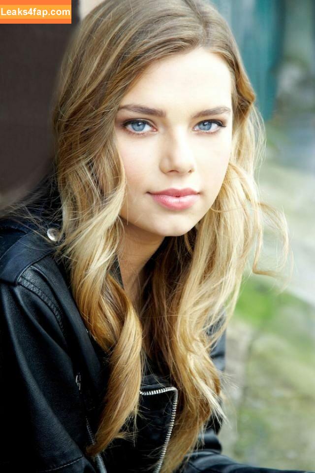 Indiana Evans / indianaevans27 leaked photo photo #0002