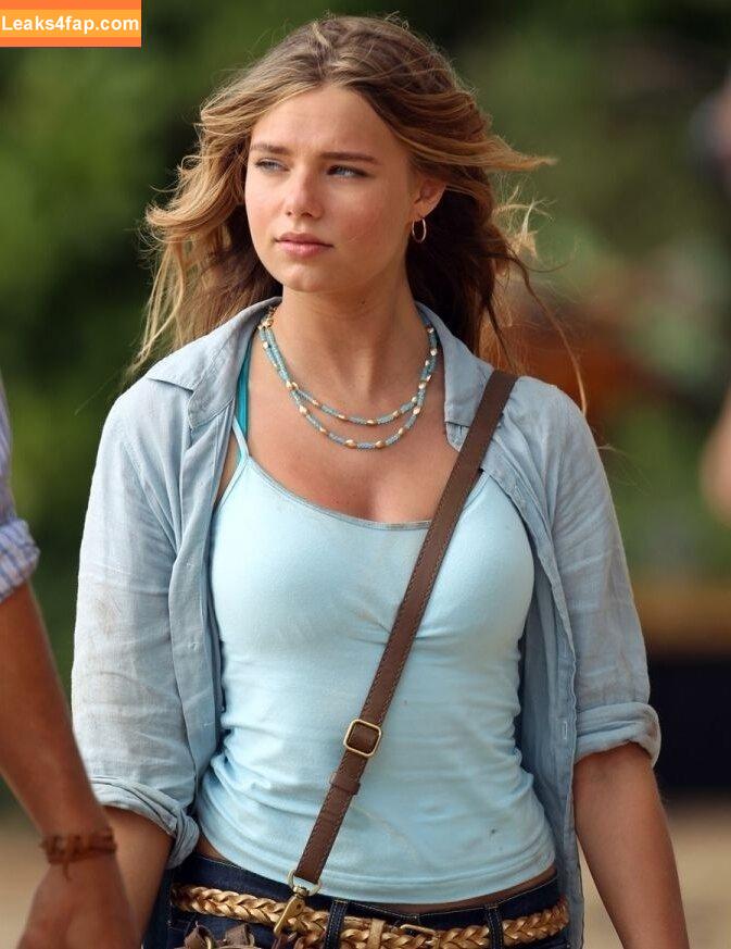 Indiana Evans / indianaevans27 leaked photo photo #0096