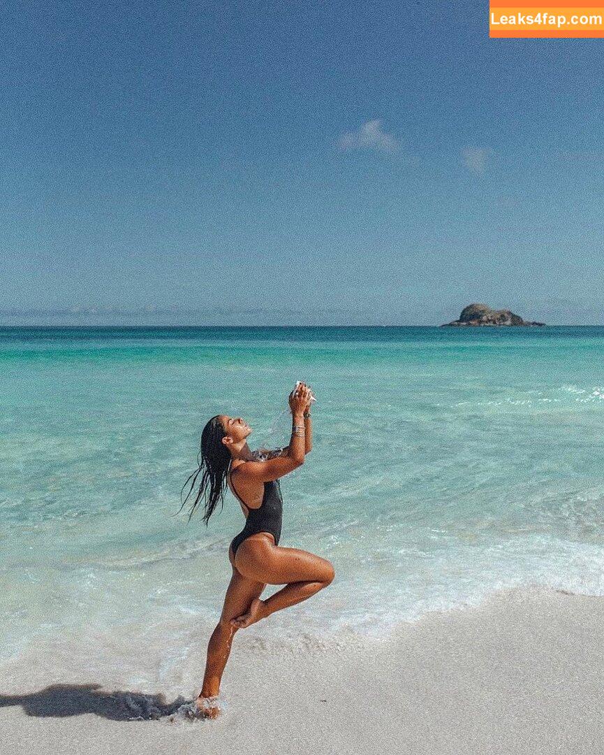 Ingrid Oliveira / Ingrid Bronze / ingrid.oliveira96 leaked photo photo #0049