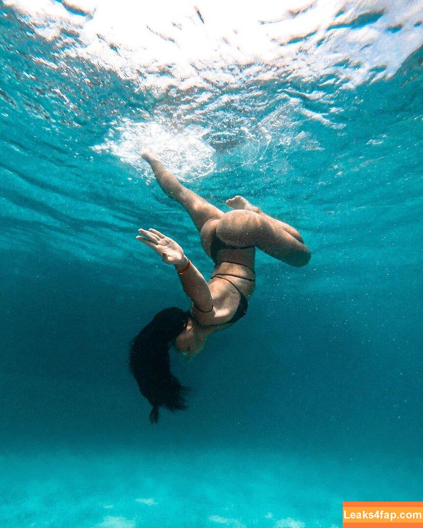 Ingrid Oliveira / Ingrid Bronze / ingrid.oliveira96 leaked photo photo #0065