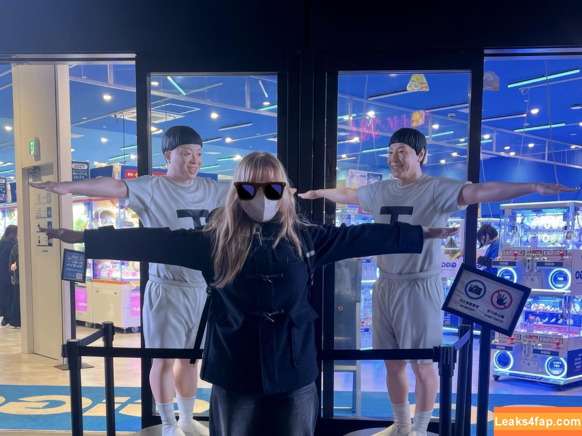 inislein /  leaked photo photo #0102