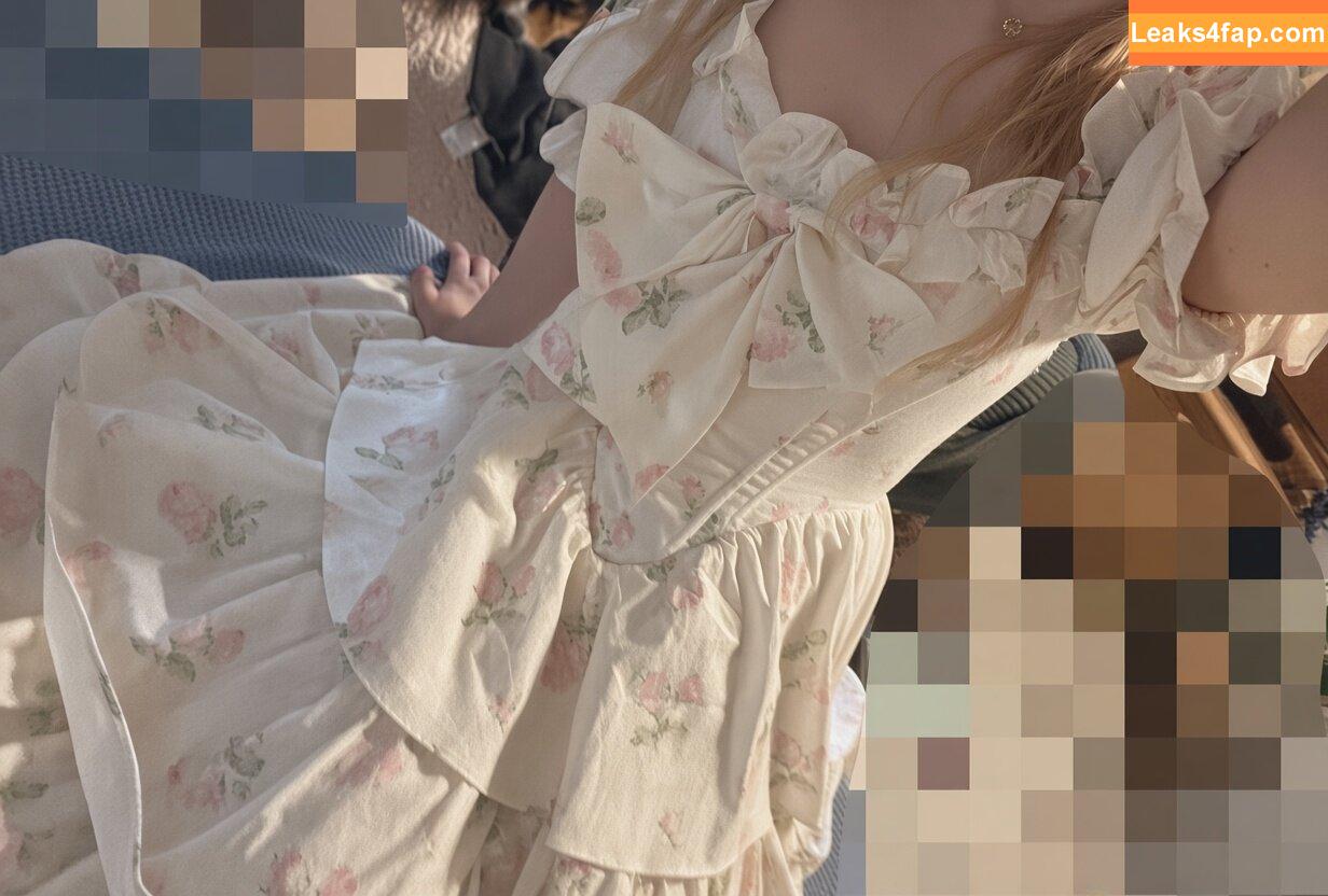 inislein /  leaked photo photo #0123