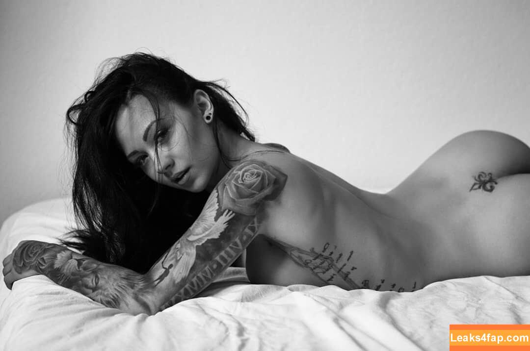 inked_nadine / inkedbrunette слитое фото фото #0006