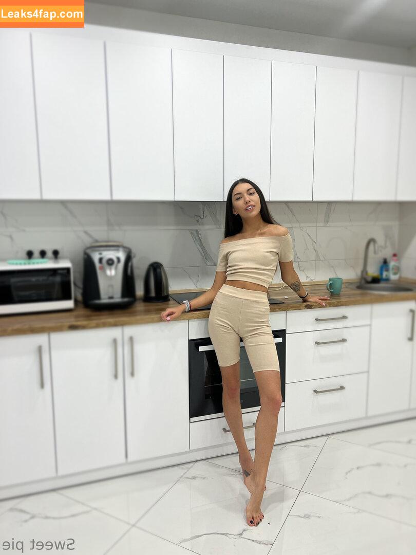 io_sweetpie / official__sweetpie leaked photo photo #0001