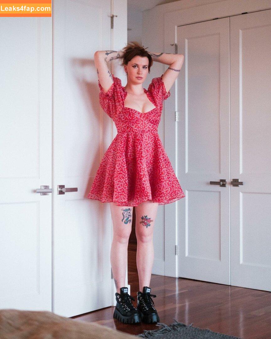 Ireland Baldwin / chloebaldwin... / irelandbasingerbaldwin leaked photo photo #0001