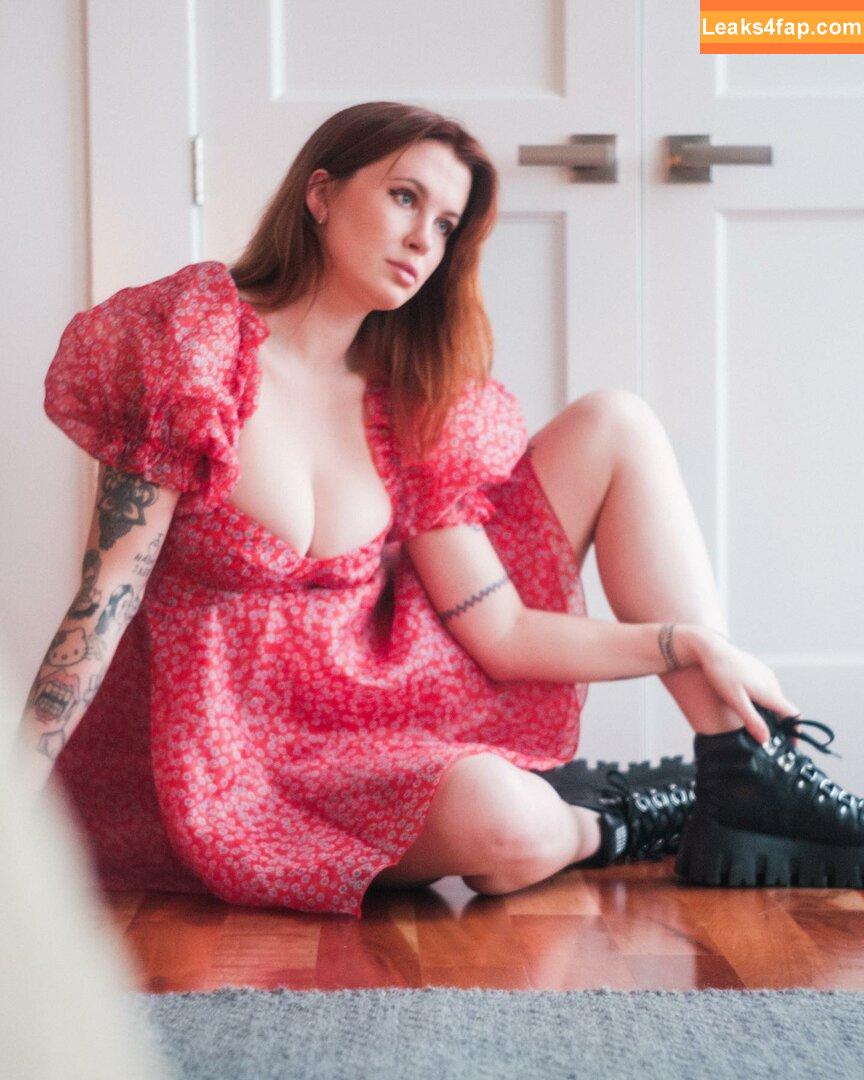 Ireland Baldwin / chloebaldwin... / irelandbasingerbaldwin leaked photo photo #0004