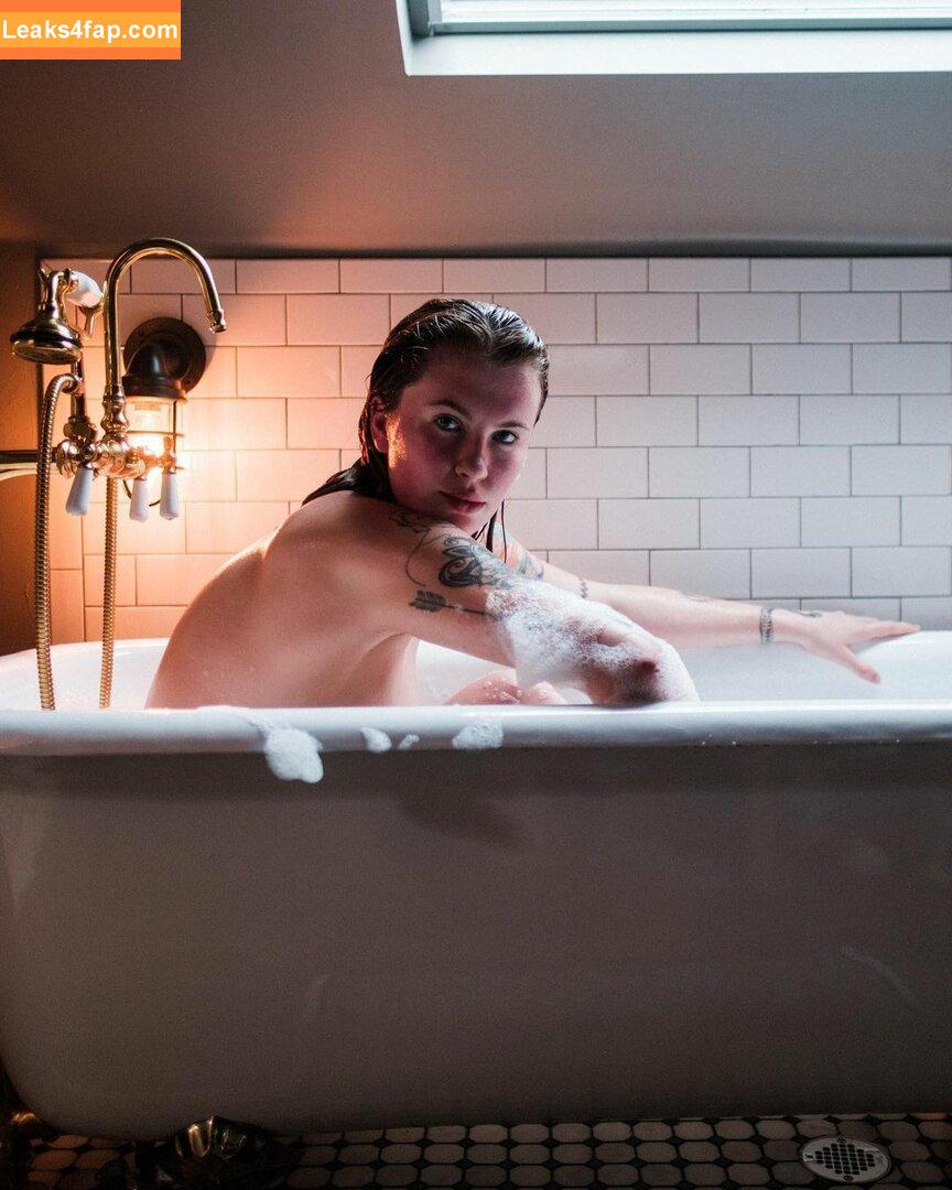 Ireland Baldwin / chloebaldwin... / irelandbasingerbaldwin leaked photo photo #0008