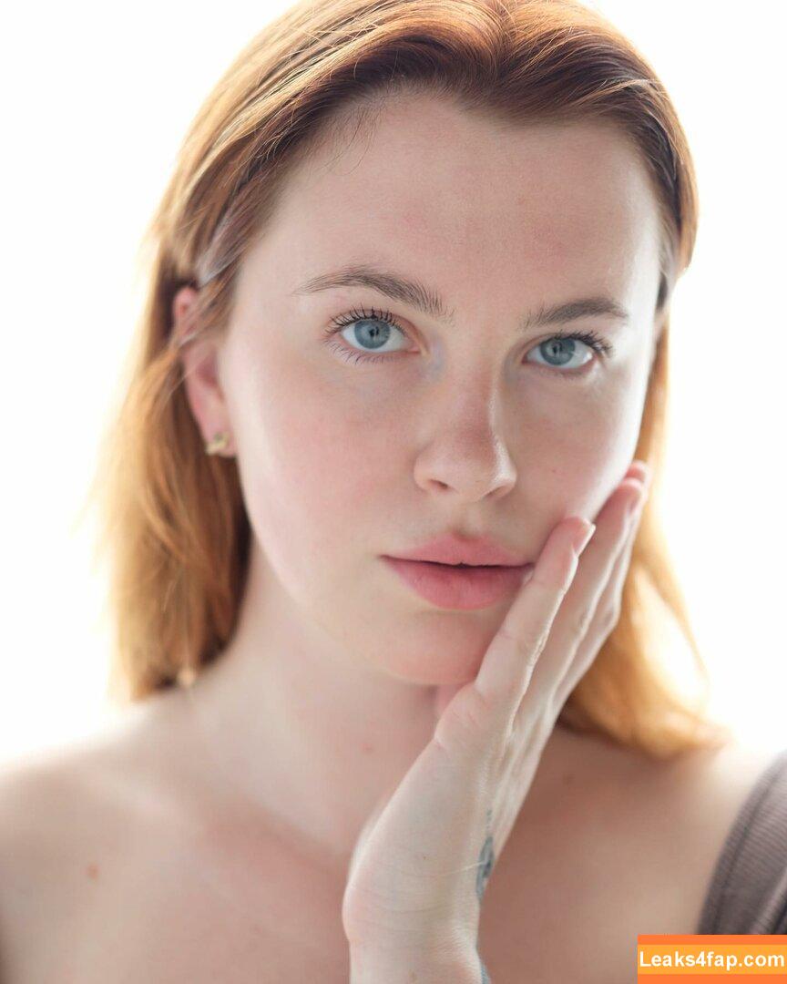 Ireland Baldwin / chloebaldwin... / irelandbasingerbaldwin leaked photo photo #0020