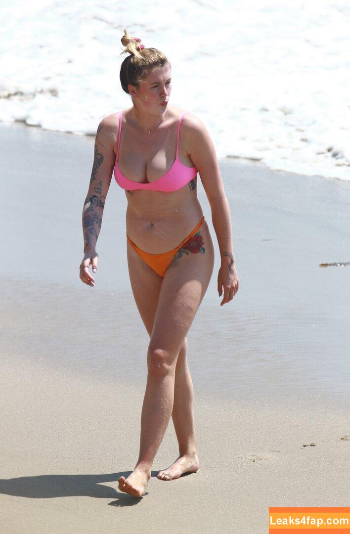 Ireland Baldwin / chloebaldwin... / irelandbasingerbaldwin leaked photo photo #0037