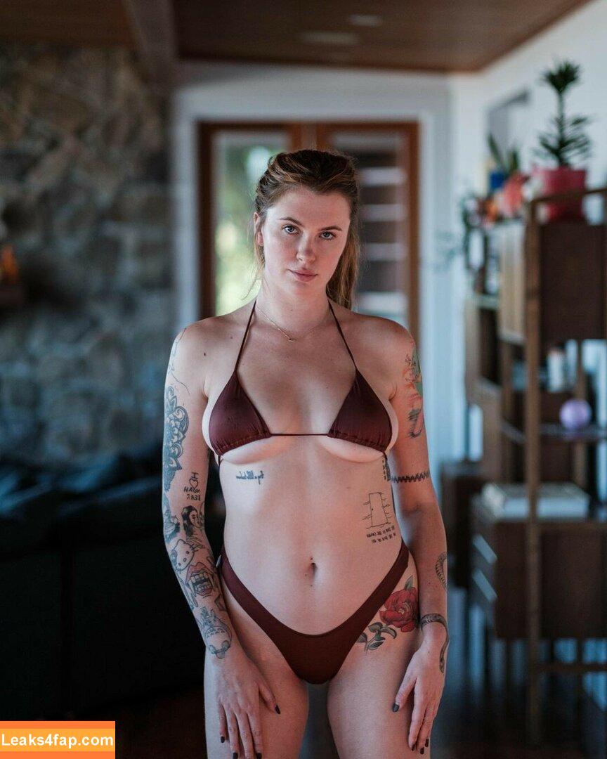 Ireland Baldwin / chloebaldwin... / irelandbasingerbaldwin leaked photo photo #0084