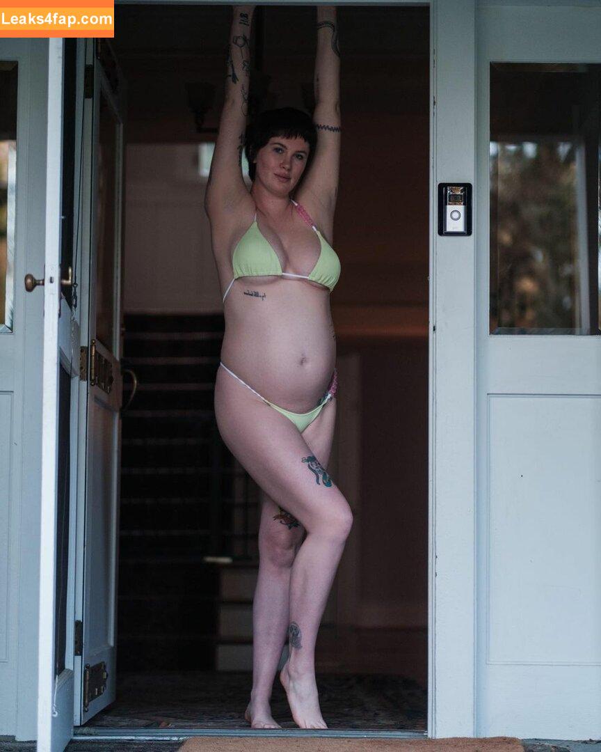 Ireland Baldwin / chloebaldwin... / irelandbasingerbaldwin leaked photo photo #0111