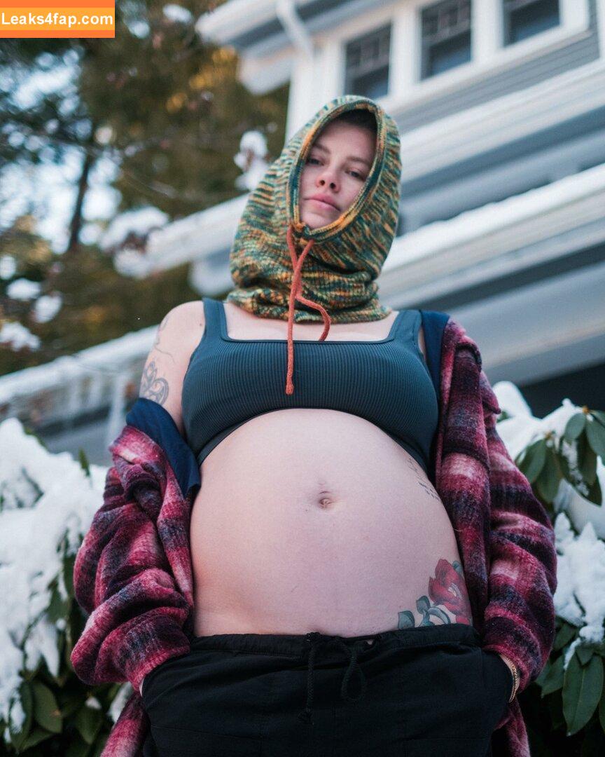 Ireland Baldwin / chloebaldwin... / irelandbasingerbaldwin leaked photo photo #0117