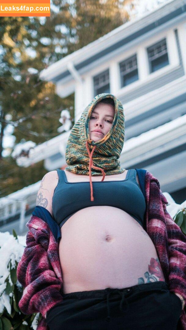 Ireland Baldwin / chloebaldwin... / irelandbasingerbaldwin leaked photo photo #0120