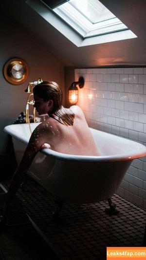 Ireland Baldwin photo #0010