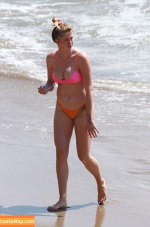 Ireland Baldwin photo #0038