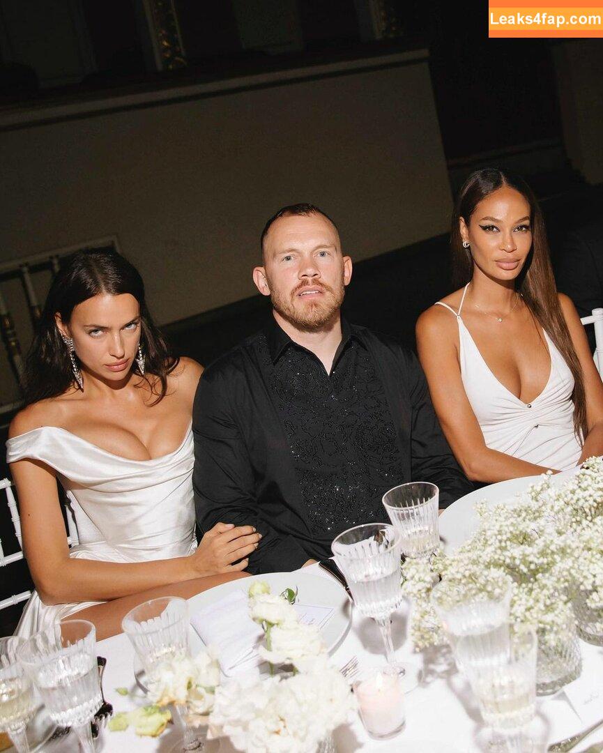 Irina Shayk / irinashayk / theirishayk слитое фото фото #0244