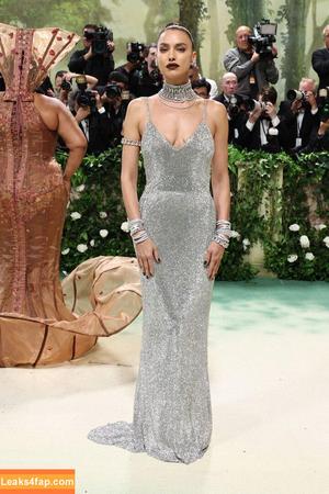 Irina Shayk фото #0500