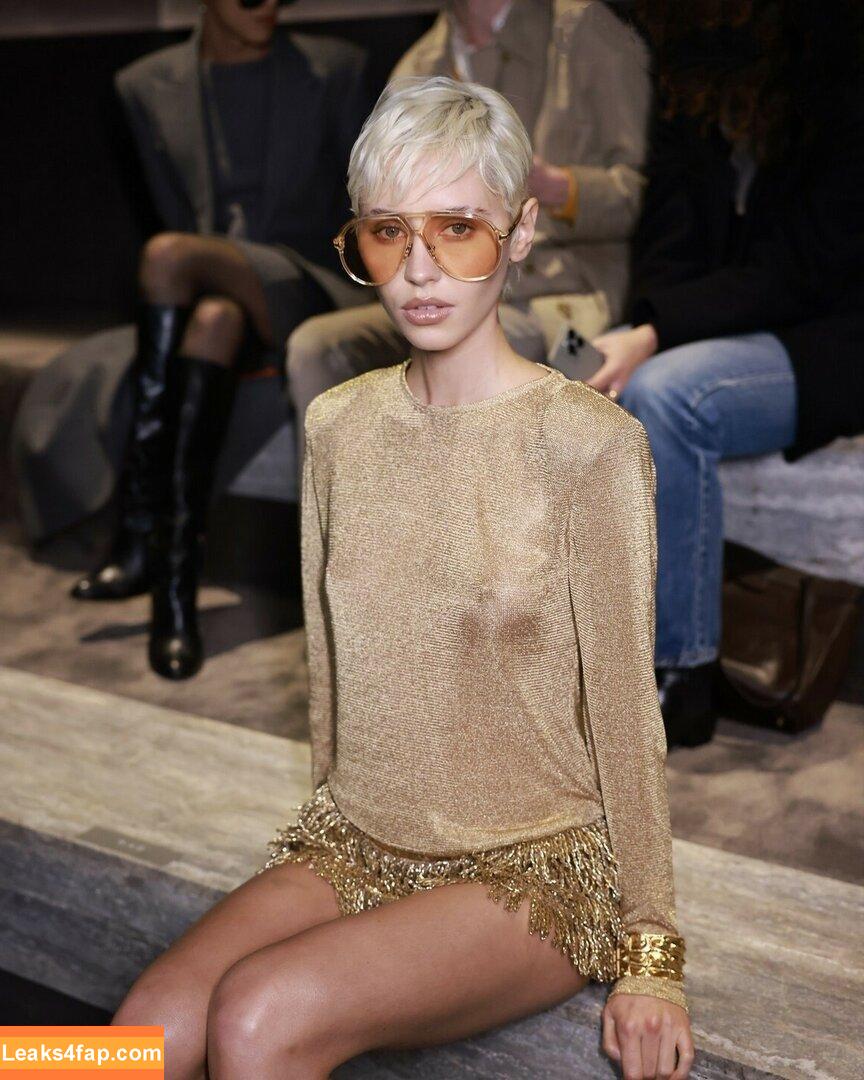 Iris Law / icelandicgirl69 / lirisaw leaked photo photo #0036