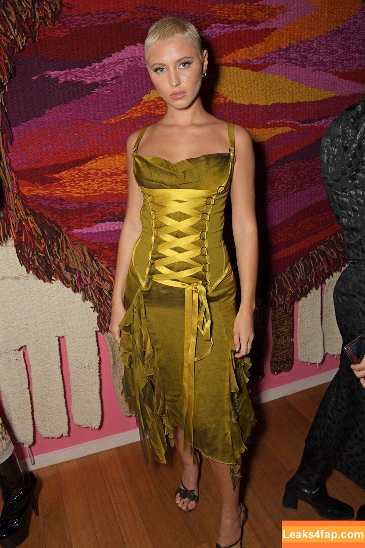 Iris Law / icelandicgirl69 / lirisaw leaked photo photo #0043