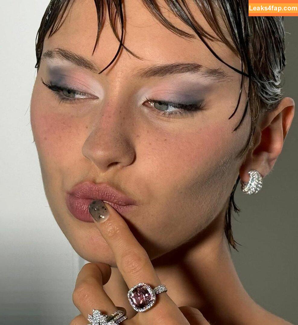 Iris Law / icelandicgirl69 / lirisaw leaked photo photo #0054