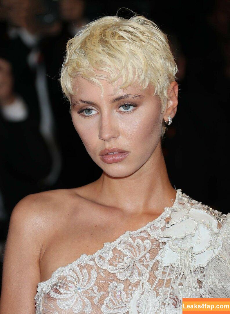 Iris Law / icelandicgirl69 / lirisaw leaked photo photo #0063
