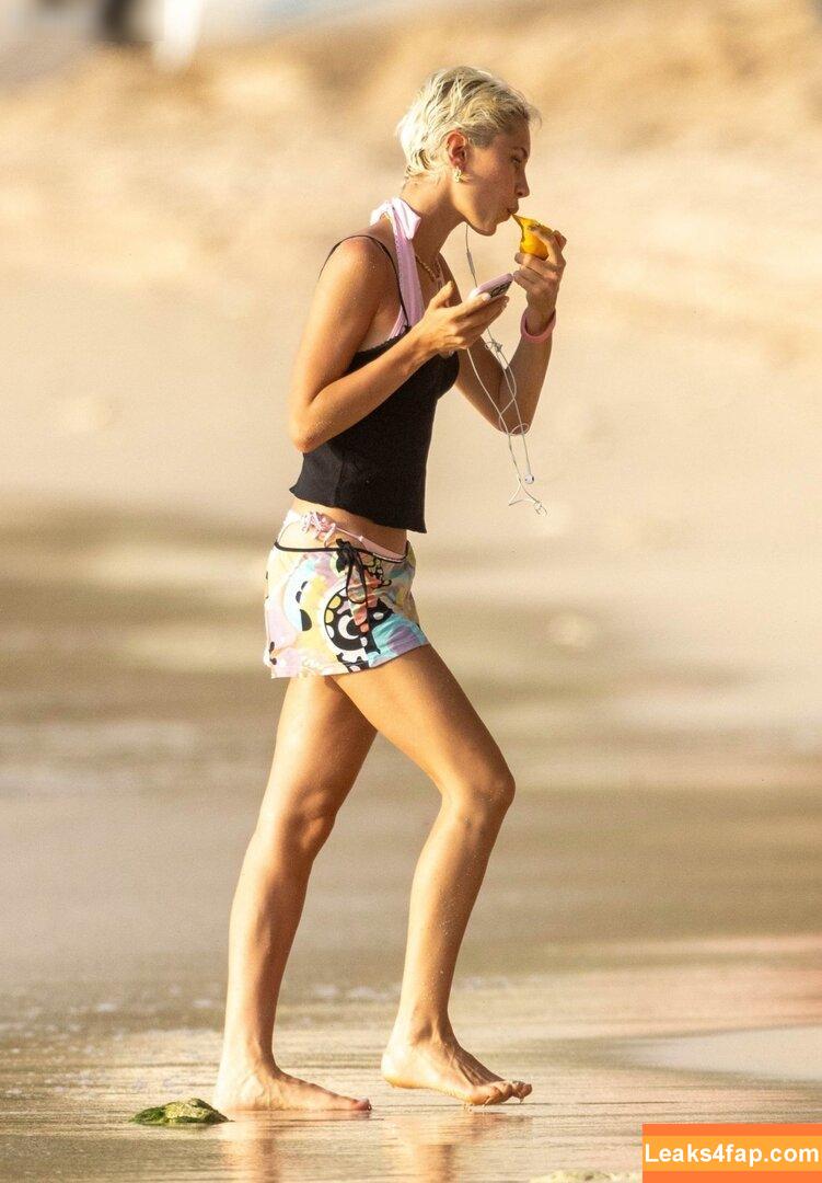 Iris Law / icelandicgirl69 / lirisaw leaked photo photo #0081