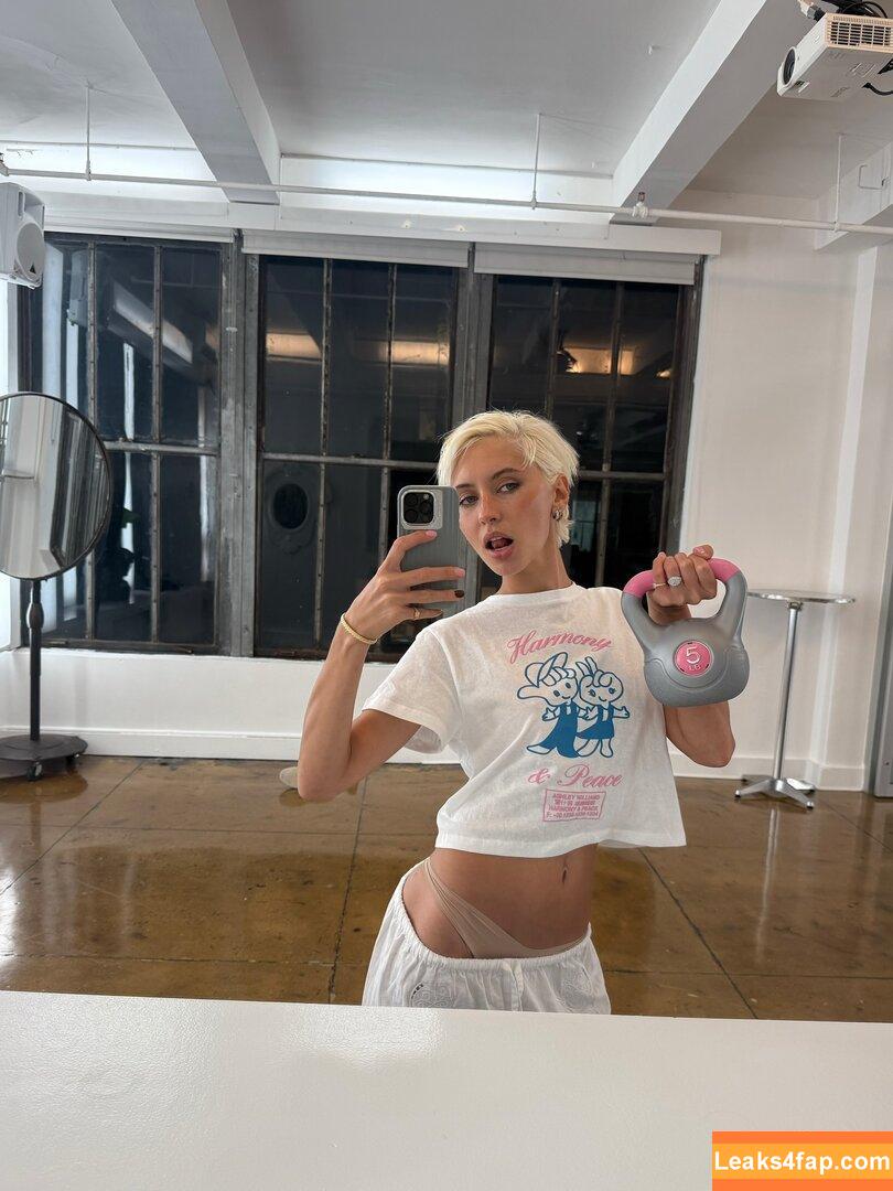 Iris Law / icelandicgirl69 / lirisaw leaked photo photo #0266