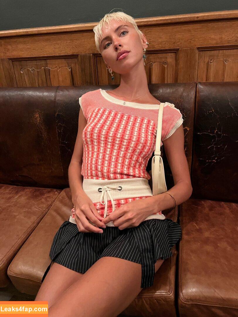 Iris Law / icelandicgirl69 / lirisaw слитое фото фото #0304