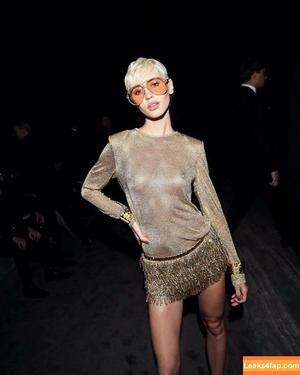 Iris Law photo #0035