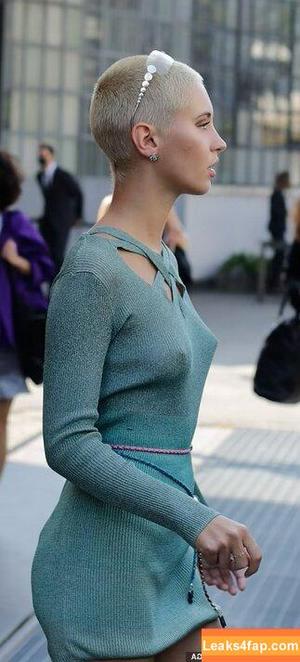 Iris Law photo #0052