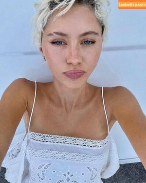 Iris Law фото #0299