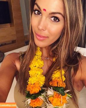 Iris Mittenaere photo #0070