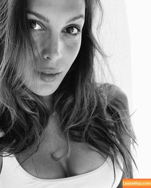 Iris Mittenaere photo #0088
