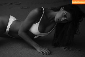Iris Mittenaere photo #0099