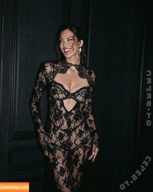 Iris Mittenaere photo #0109