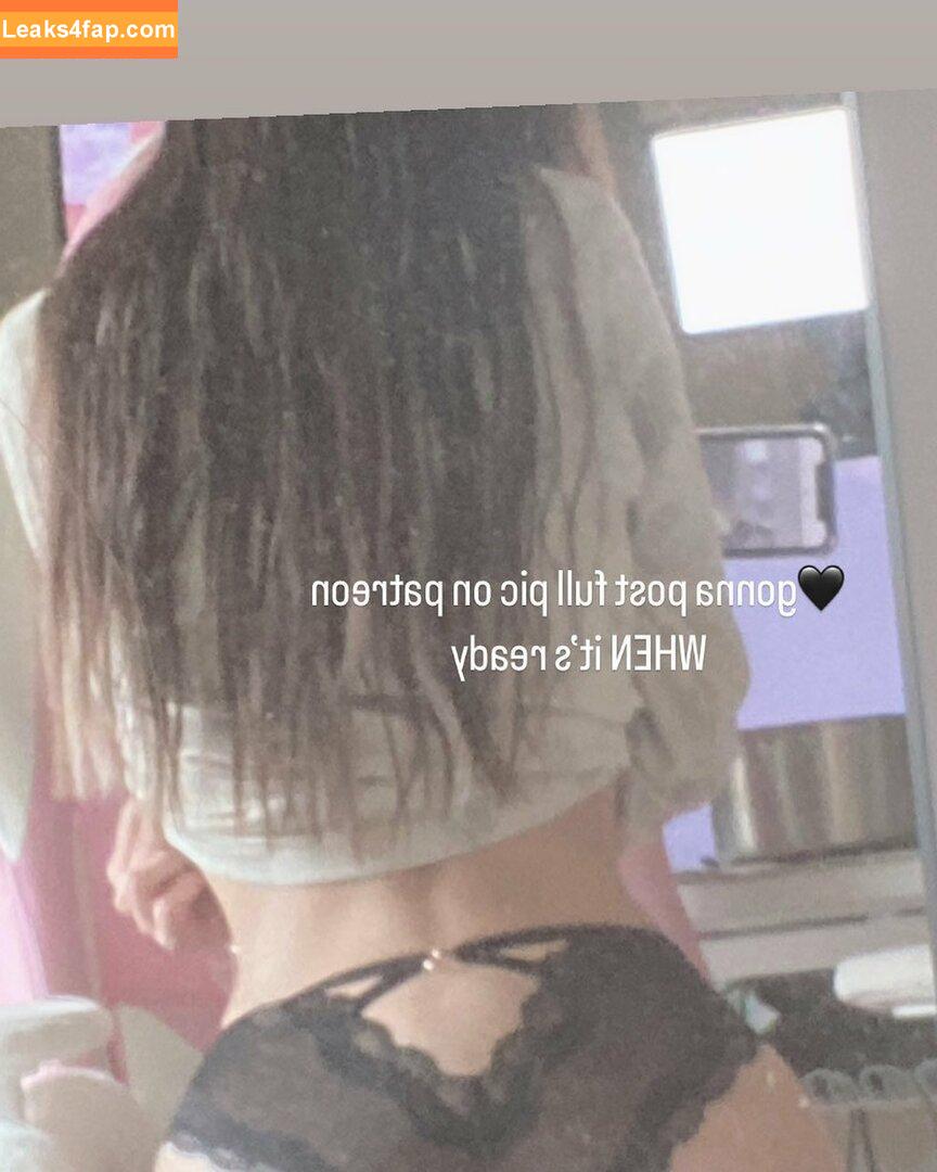 irissiri129 / irisyiyi_ / 艾怡 leaked photo photo #0002