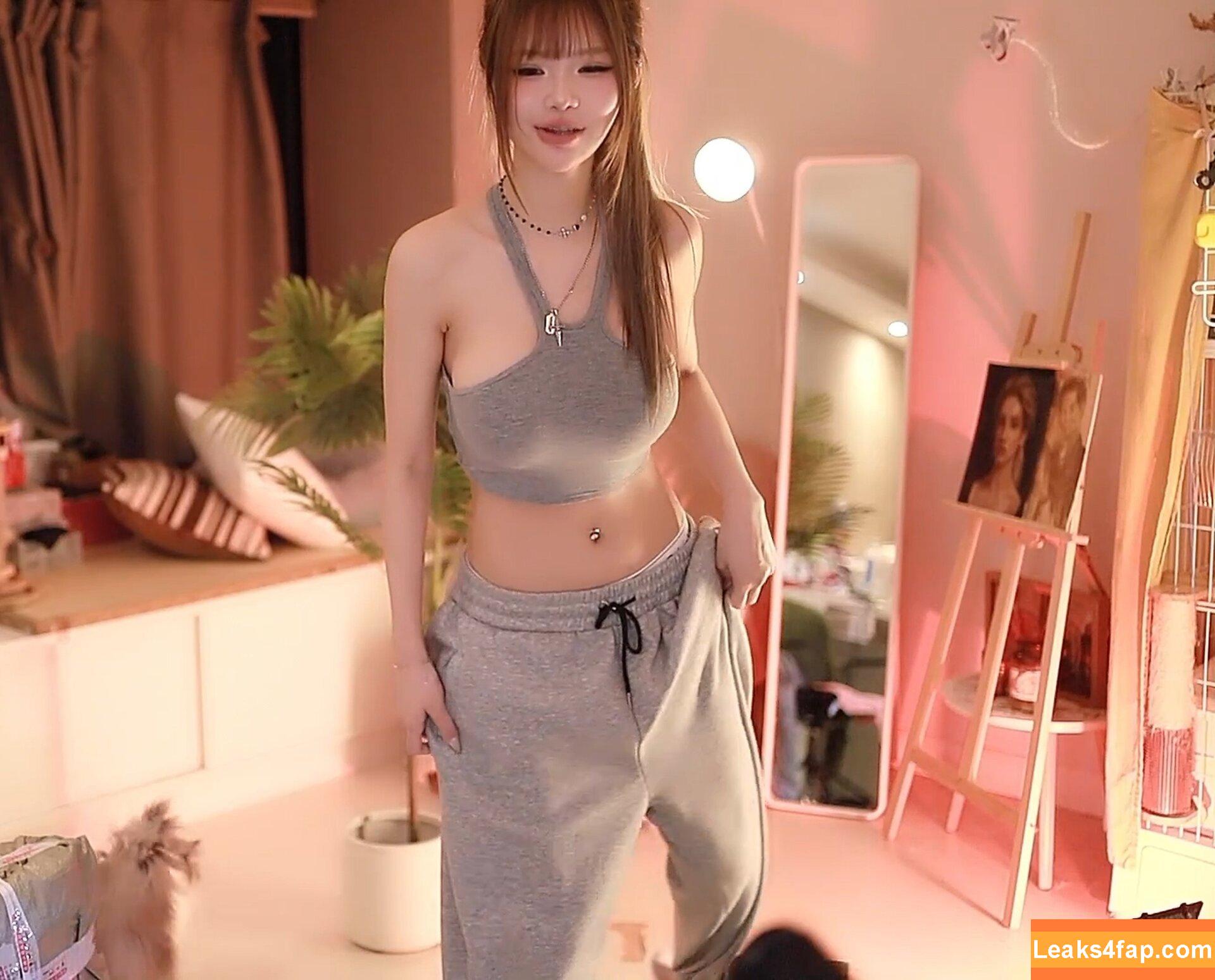 irissiri129 / irisyiyi_ / 艾怡 leaked photo photo #0350