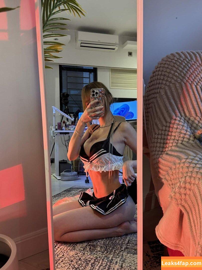 irissiri129 / irisyiyi_ / 艾怡 leaked photo photo #0359