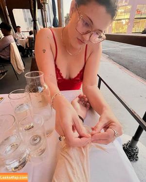 Isa Briones photo #0050