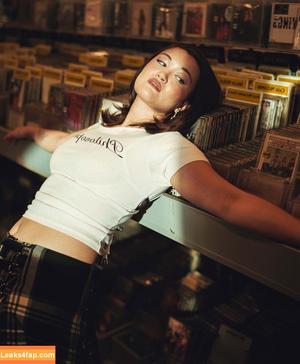 Isa Briones photo #0074