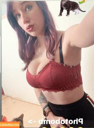 isa.deadpool.girl photo #0003