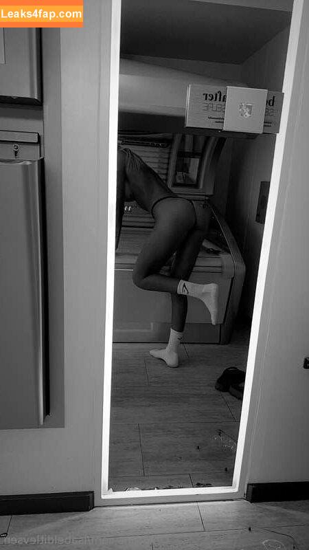 Isabel Ditlevsen / Isabelditlevsen leaked photo photo #0199
