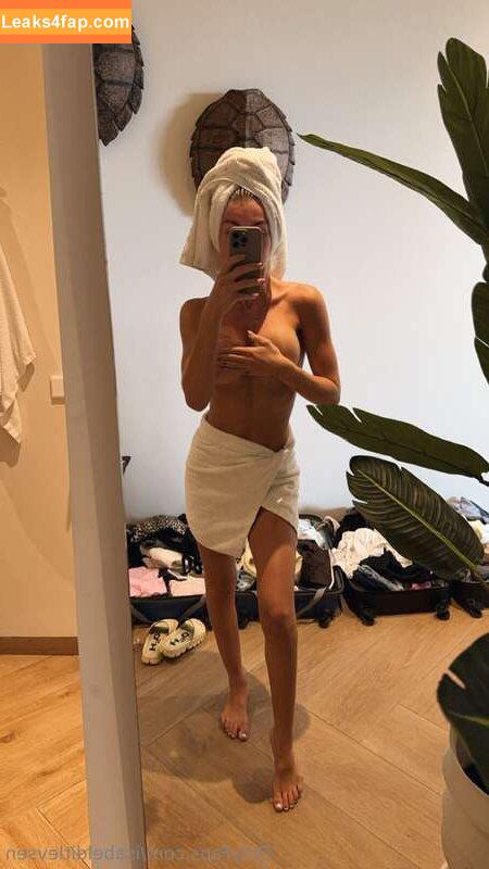 Isabel Ditlevsen / Isabelditlevsen leaked photo photo #0230