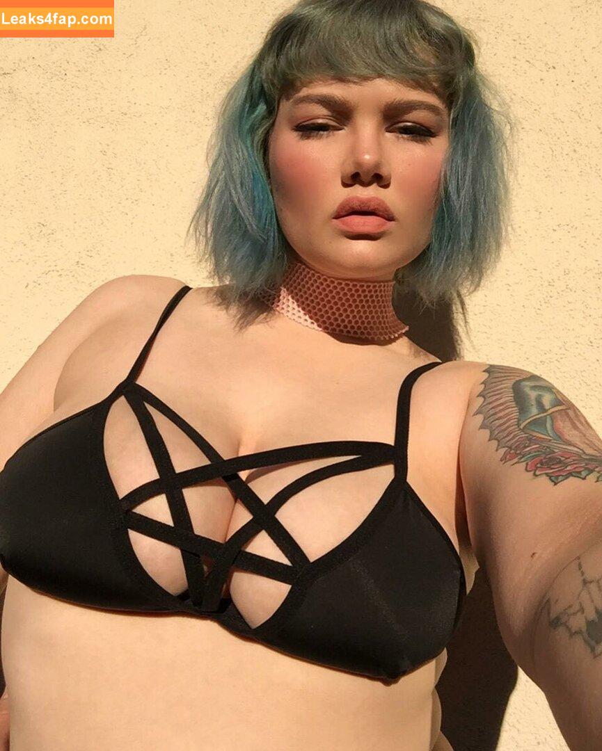 isabel_hendrix /  leaked photo photo #0037