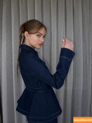 Isabel Myers photo #0062